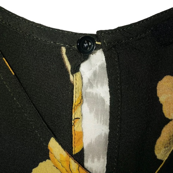 MADEWELL Black with yellow floral design short sleeved top. Size: Medium - Picture 4 of 5